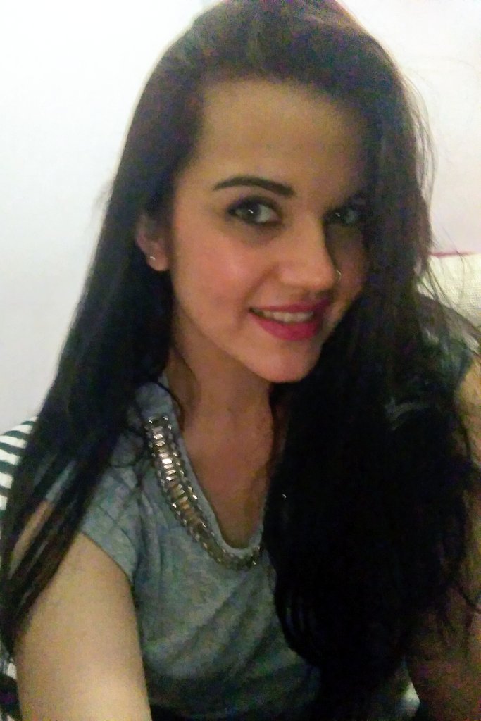 debsama6's tweet image. Love who loves you back! Bon diiaaaa #YaAcabaLaSemana #NoLoveNoProblem #APorElViernes