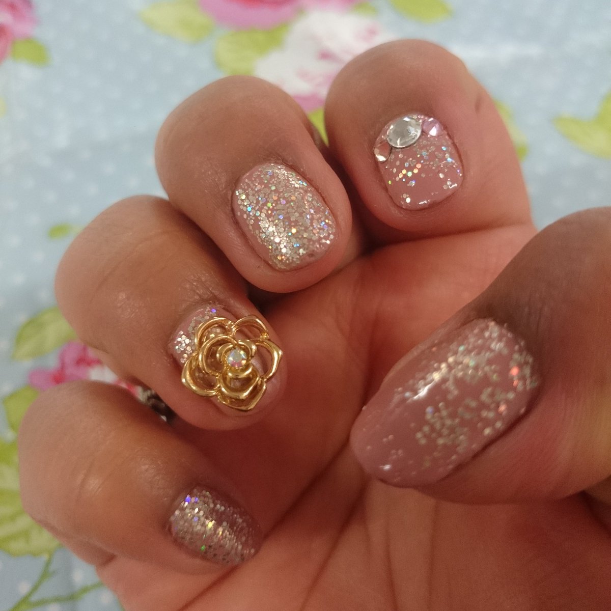 My fresh nails ready for last night's event hehe 😊💅