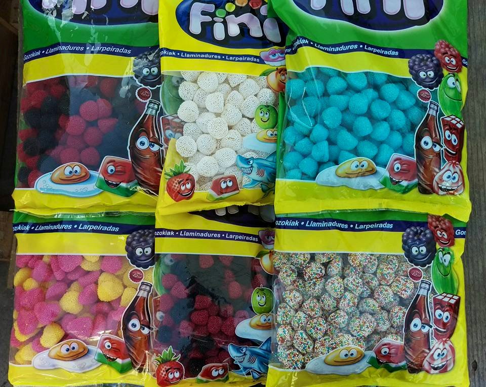 Mundidulce's tweet photo. Moras de diferentes colores y tamaños, ¿Cuales te gustan más? 
#FELIZFINDESEMANA :D https://t.co/ia84HlsHBW