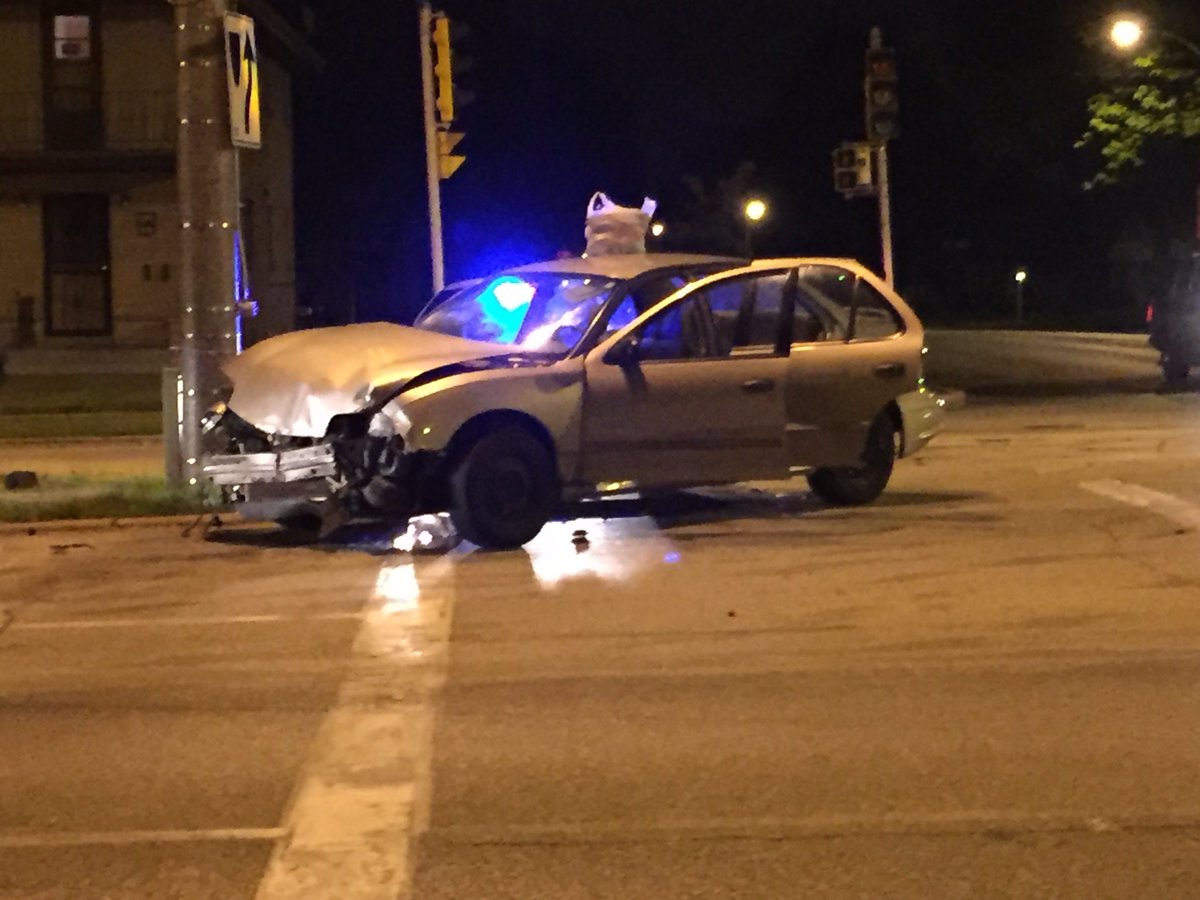 CJFFOX6's tweet photo. 2 car accident 76 congress @fox6now https://t.co/NrChrQasZd