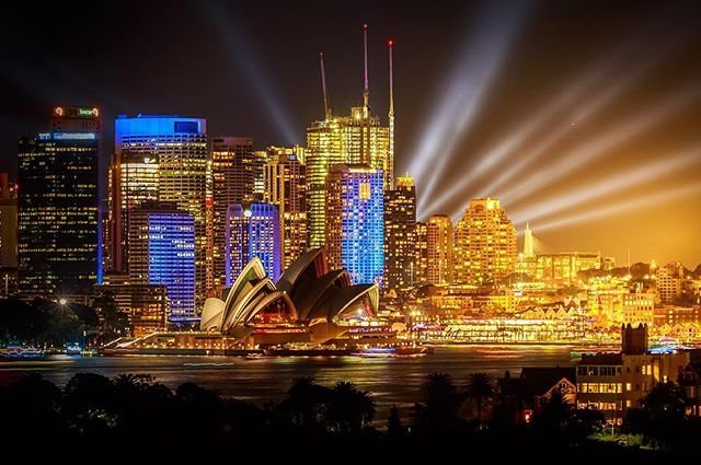 Ahhh #Sydney, you're always a beautiful city but during <a href="/VividSydney/">Vivid Sydney</a> you're truly spectacular! (via IG/markzaglas)