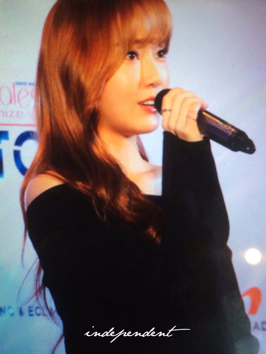 [PIC][09-06-2016]Jessica khởi hành đi Thái Lan để tham dự " Jessica 1St Premium Live Showcase In THAILAND " vào tối nay Ckkr5U_VAAAKNtM