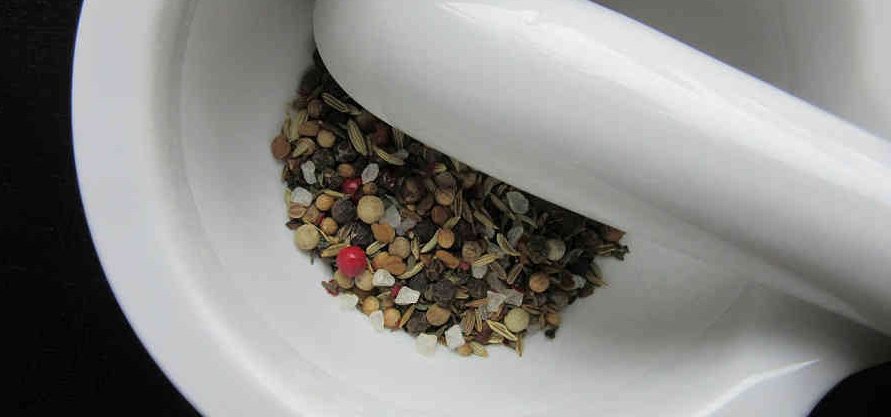 auskitch's tweet photo. Goes with just about everything: Native Thyme &amp;Mountain Pepper Spice Rub https://t.co/vwTi0YSwY8 #AustralianKitchen https://t.co/D73vyBjuub