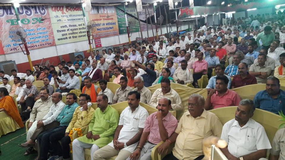 swatantrabjp's tweet image. HC Bar Cncil Pres.ओझा जी,Mhngr Pres. गुप्ता जी की उपस्थिति में श्रवण दुबे की अध्यक्षता में &quot;अधिवक्ता संगम&quot; बैठक