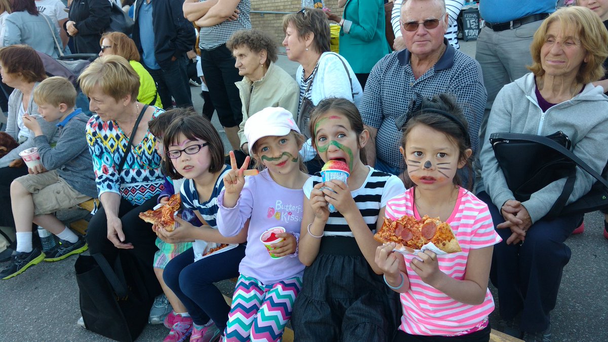 Having lots of fun at St. Leo's Spring Fling! <a href="/stleosfun/">stleosparents</a>