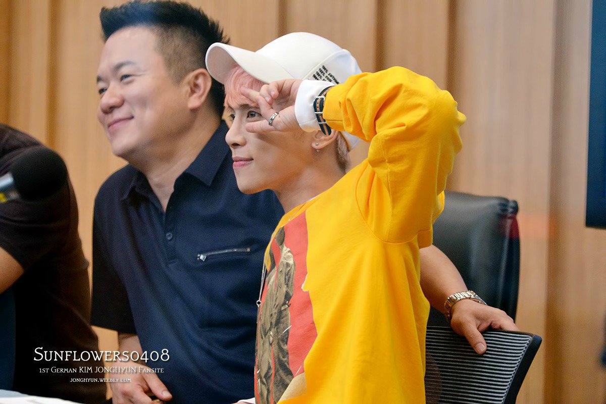 [UPDATE] 160601 컬투쇼 Cultwo Show - 니 곁에 없어도 멀리서 종현이 보고 있다 ❤️  #Jonghyun #종현 jonghyun.weebly.com/gallery/160601…