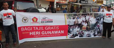 Tahun ini, kami kembali gelar #BagiTajil #gratis. Sore ini di bunderan Sukaraja @SukabumiToday