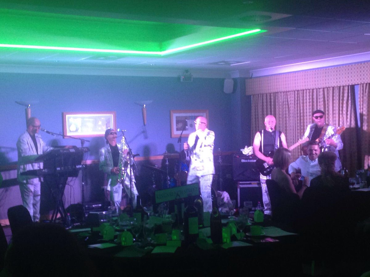 JamesLegalLaw's tweet image. A few pictures of the girls last night! @Giroscope_Hull @psgnandeyorks @ProbeHull @divineclark 👭👭