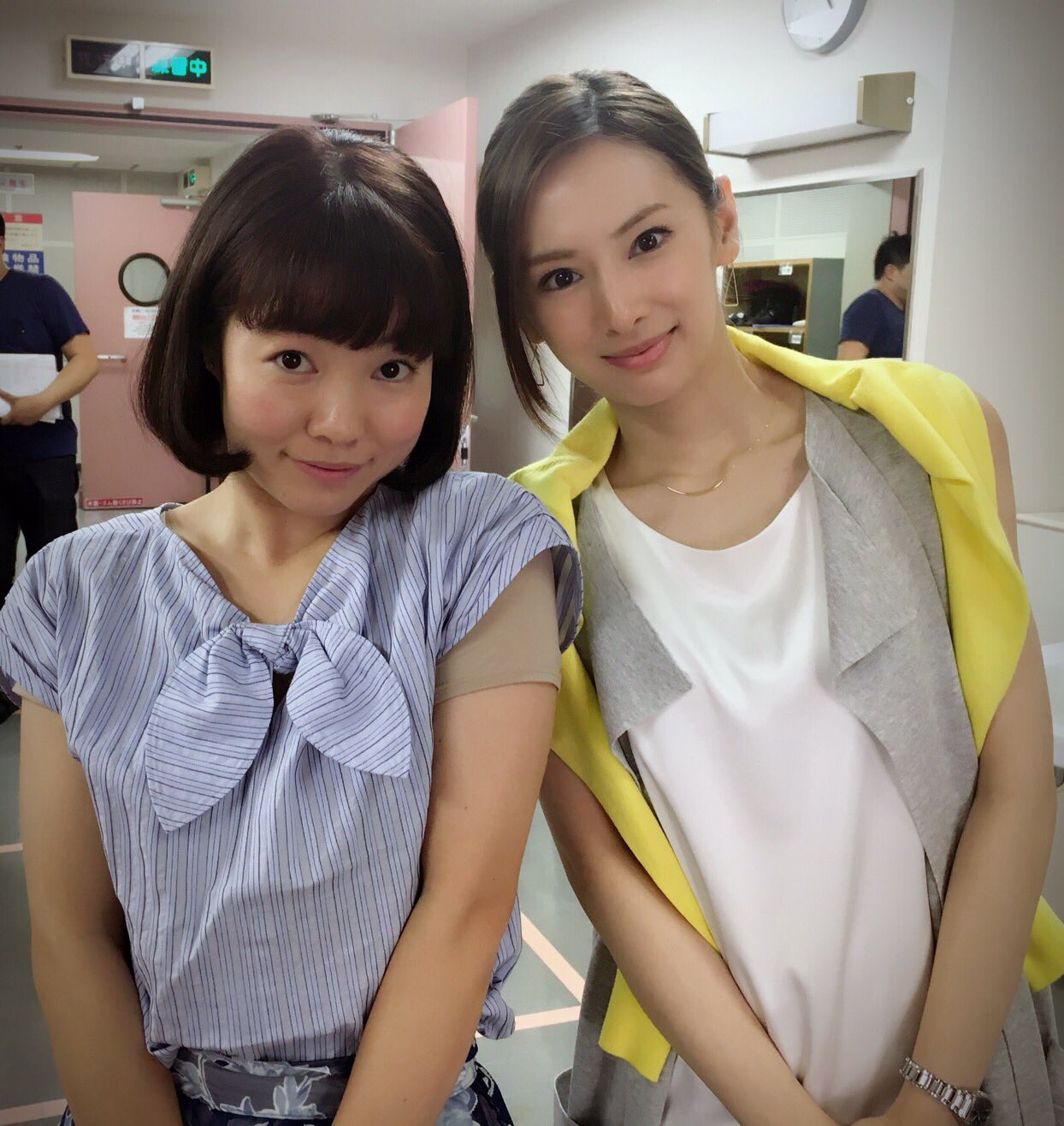 イモトアヤコ 家売るオンナ はみババシャツは愛嬌ということで T Co Axfkop0bs2 Twitter