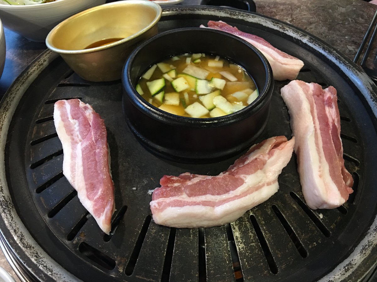2_Crystal's tweet photo. #무한리필 #신부동 #엉터리생고기 https://t.co/IiVxKdttWY