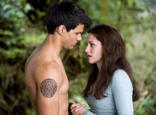 友達に大好きな映画、トワイライトをを貸してみた😊めっちゃ面白いから、好きだって言ってもらえたらいいなぁ！！