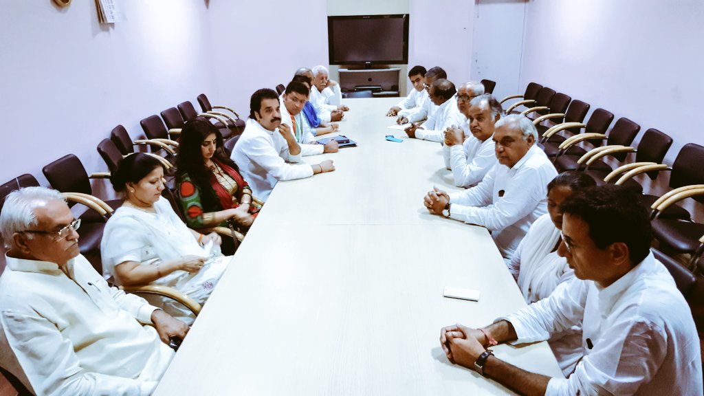 Tanwar_Indian's tweet photo. CLP Meeting concluded at AICC HQ with one line resolution to authorise Hon'ble Congress president for RS election. https://t.co/efUrdK9V3D