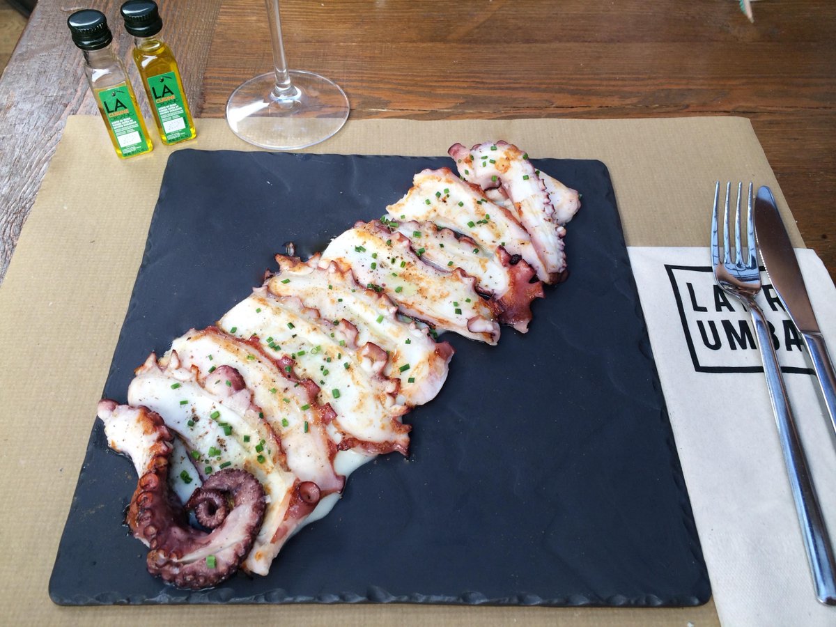 ¿Tienes hambre? El pulpo a la brasa de <a href="/marietamadrid44/">Restaurante Marieta</a>  y #LAcuisine hacen magia en tu boca! #Laorganic #LARRUMBA