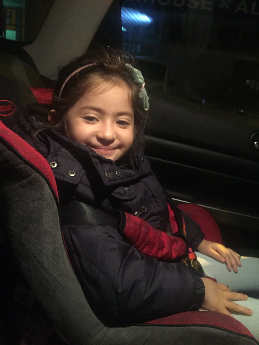 jvaldes27's tweet photo. @PapeSalazar #TodosSomosMagnificos  saludos a Emilia valdes camino al colegio... Fanatica de radio activa https://t.co/CLFaeKyV3e
