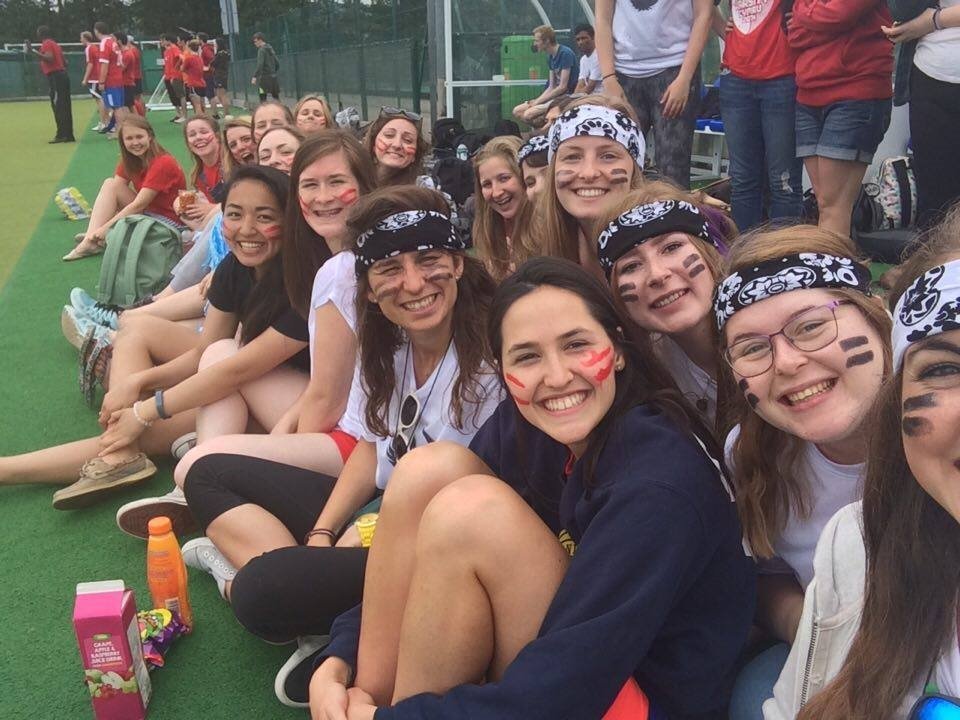 SwanseaCU's tweet photo. Loving the unity at #CUVarsity16 #SwanDiff #inlove https://t.co/PE9ds9x135