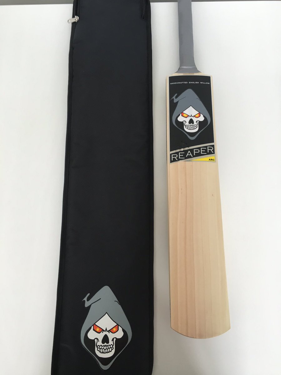 This Grade 1 Reaper Arc only £250 (RRP £300) includes FREE bat cover! Available online #Bargain #SpecialOffer