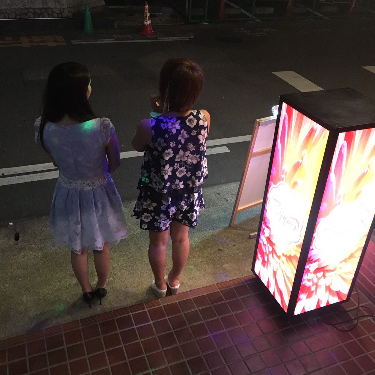 Twitter पर Girlsbar Zipper 宇都宮 れいちゃんとなつこちゃんが お客様のお迎え中 Zipperで楽しんじゃおう ガールズバー 宇都宮 宇都宮東口