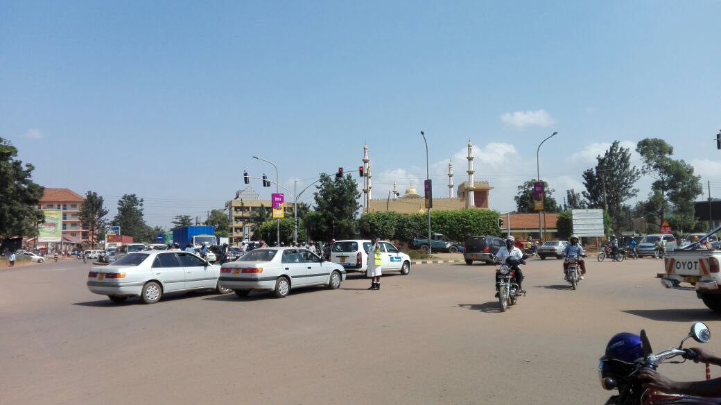 PoliceUg's tweet photo. Traffic Update : Traffic is heavy in Wandegeya but we are on the ground to ensure it's moving #KampalaTraffic https://t.co/RgR0fXpfaE