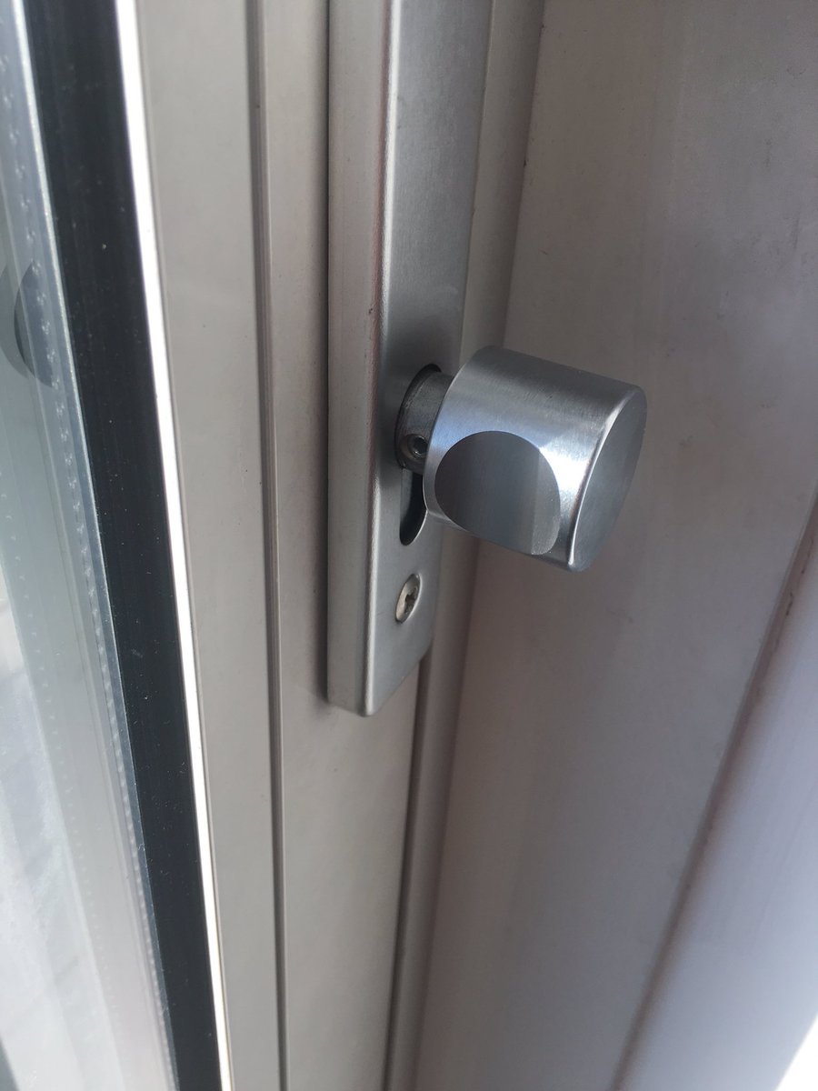 danheim_hoboken's tweet image. looking for a lock knob like this one for another of same door that knob came off on #doorproblems