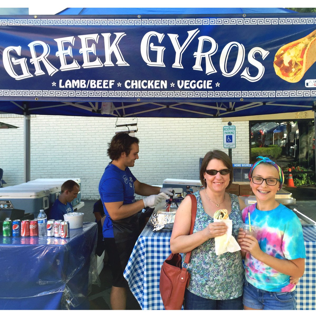Gyro fan Friday!
Mother and daughter sharing their favorite Greek Gyro. #gyrofanFriday #Greekgyros #gyrolovers #yum