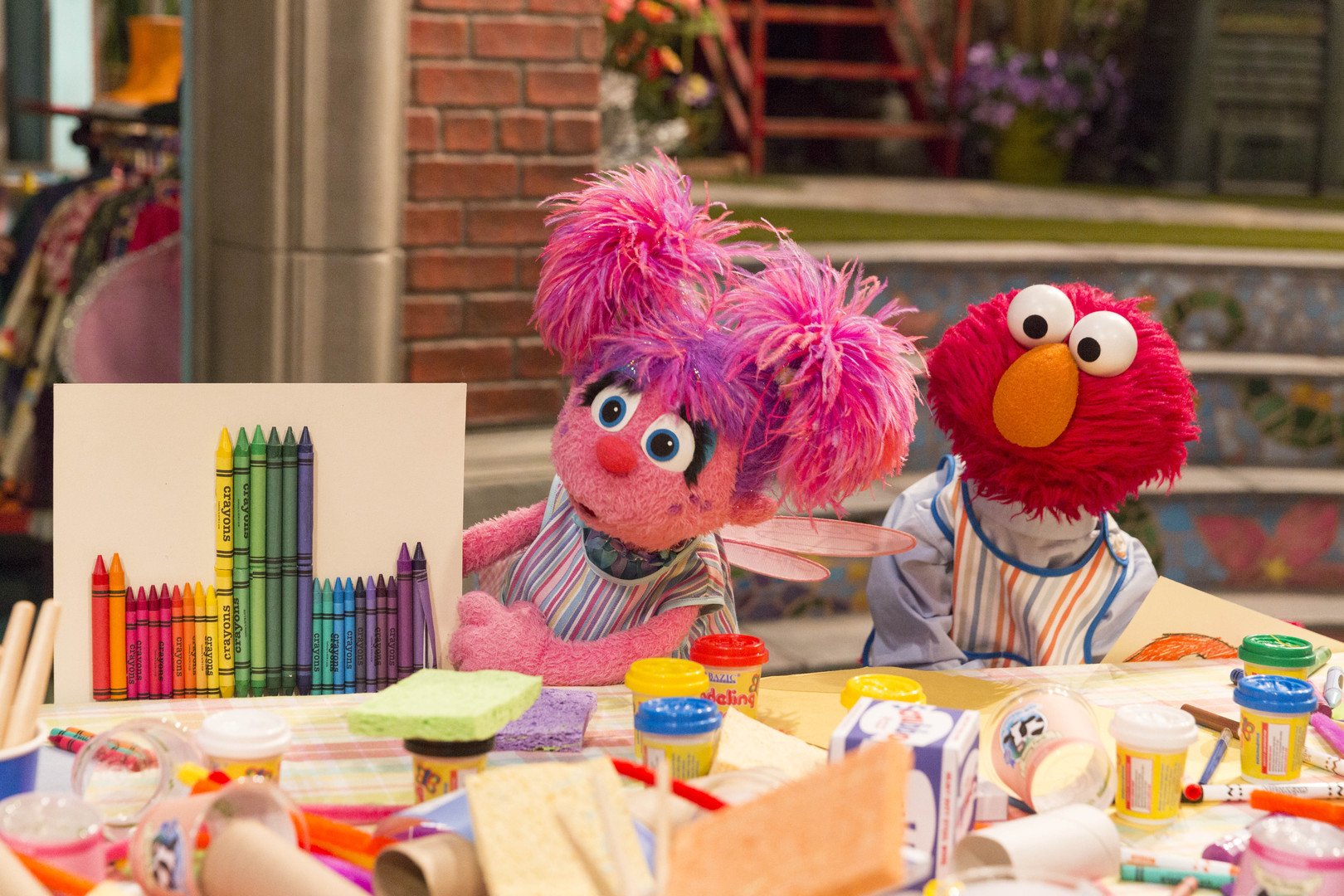 elmo crayon toy