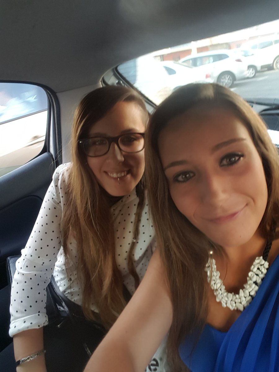 AnaMozo3's tweet photo. De graduacioooones ✌💎💎👭 @CrisStrato https://t.co/PkUy6kAX8m