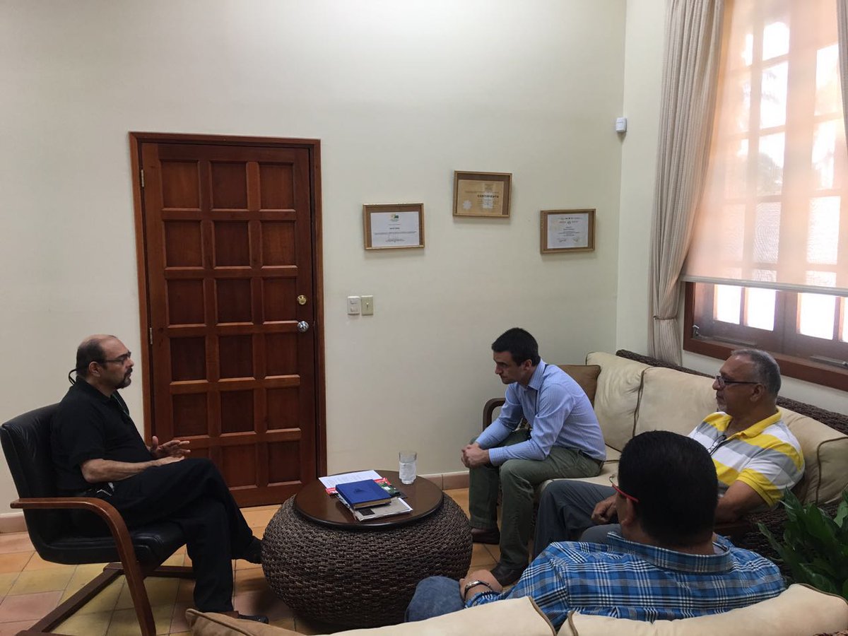 ZamoranoHN's tweet photo. Funcionarios de Barry #Callabaut una de las empresas referentes en #Cacao de visita en Campus #Zamorano https://t.co/U3heTqs4DV