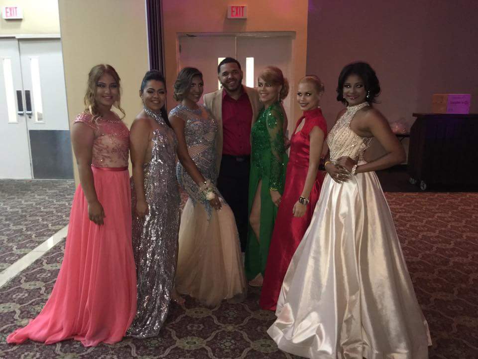 ncm_2000's tweet photo. Real prom QUEEN'S #SLAYtherin👑💖 @EmelyMarie10 @einalian @_fabidenisse98 @krismmarie @__reac @pmarie0630 @tom_yancy https://t.co/2IpV0boVFn