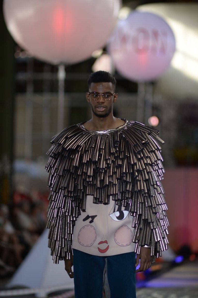 esmodparis's tweet photo. Hier soir au défilé #esmodlyon #workinprocess 📸 Philippe Gilloud 🚧 https://t.co/NgMD0XfMf6
