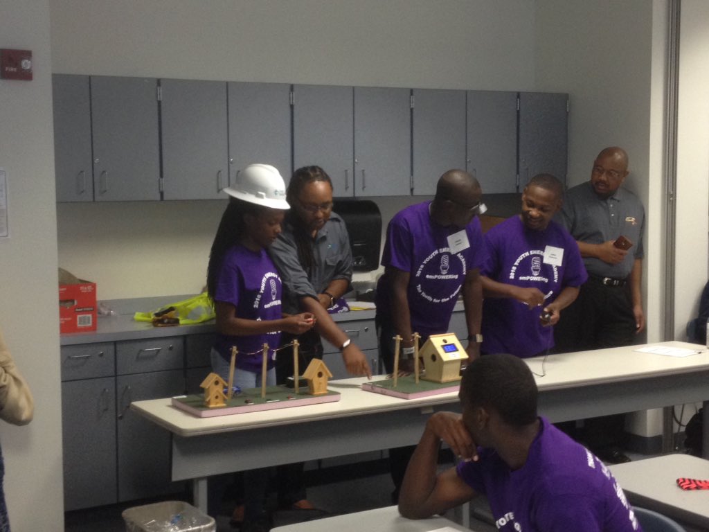 mgorlee's tweet photo. Students joining Derick in Energy 101!! https://t.co/DX0PMgOLFs