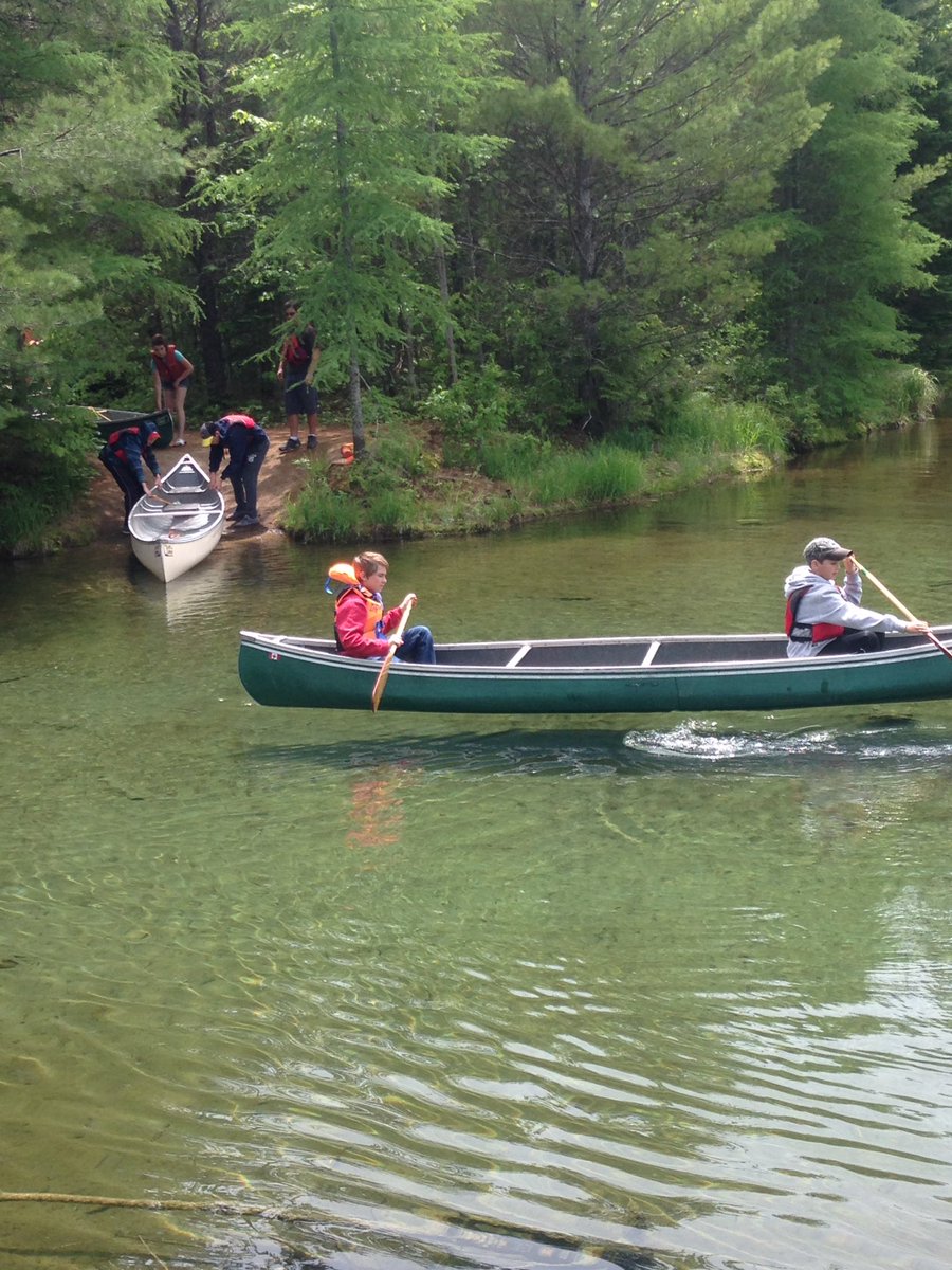 MrMC_134's tweet photo. Learning to canoe at Yearley @BobcaygeonPS #feedallfour https://t.co/NIF2bkaiwt