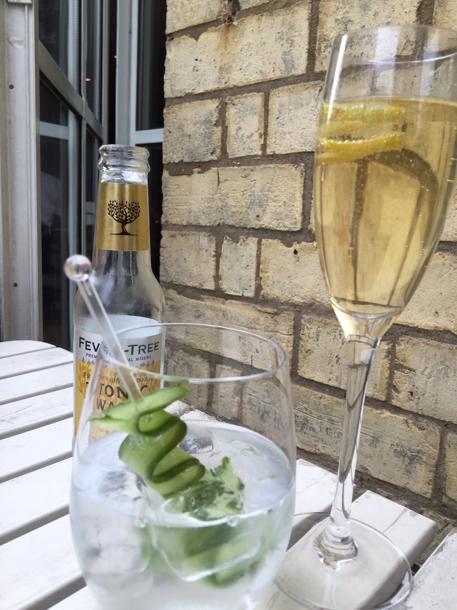 noteasilypleasd's tweet photo. Enjoying after work cocktails on the terrace @Almeida_N1 #preems #twinklecocktail https://t.co/YKijZIGiKi