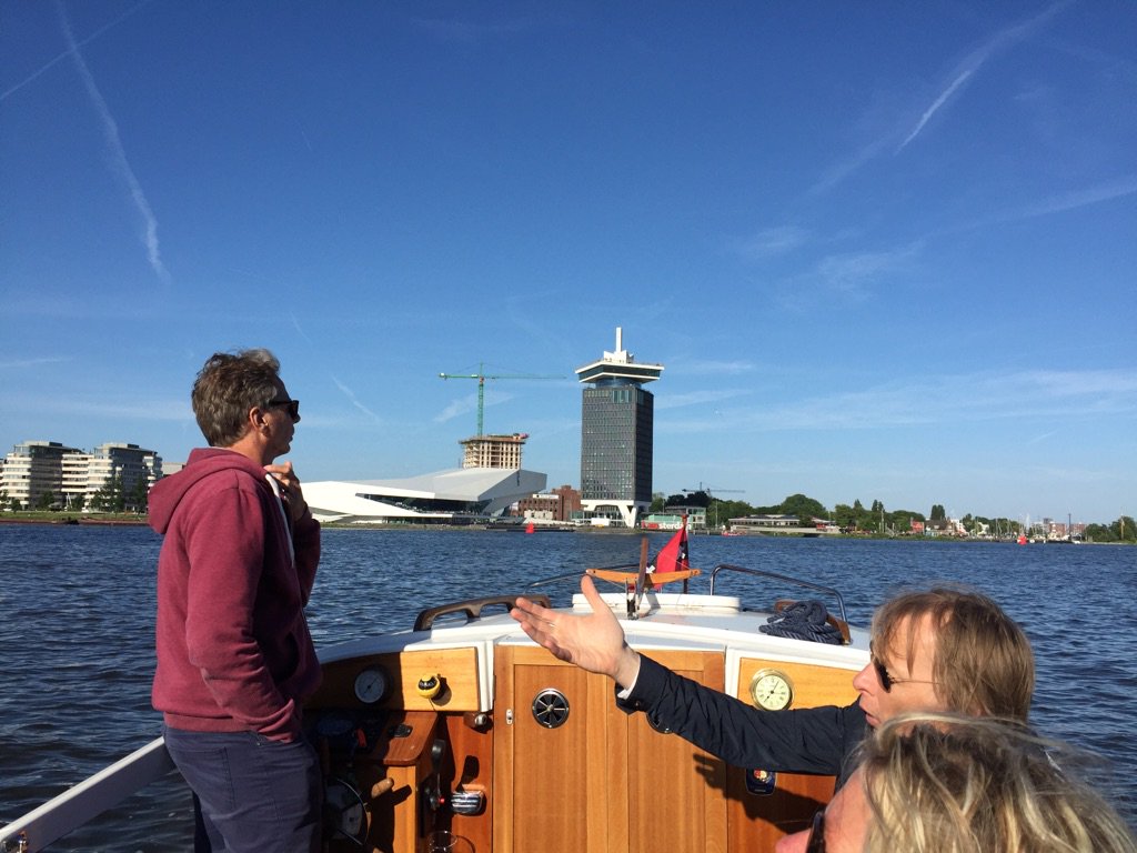 pitvistwit's tweet photo. Dat was een mooie tocht door de grachten  ter afsluiting van het merktraject voor #SteigerB.@Hans en team, bedankt! https://t.co/vXl8e4kLpR