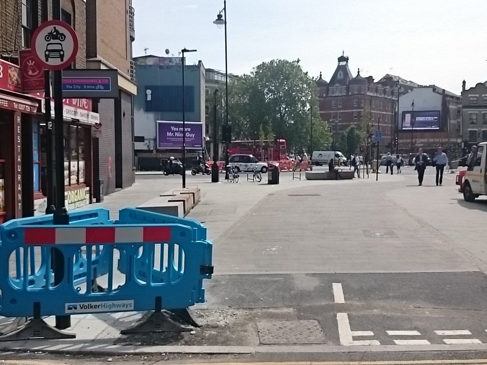 ChrisBaileyLdn's tweet photo. Volker welcome you to #CS1 with nice roughly finished trench across new surface-shame this section wasnt #blockpaved https://t.co/sklnGdOR61