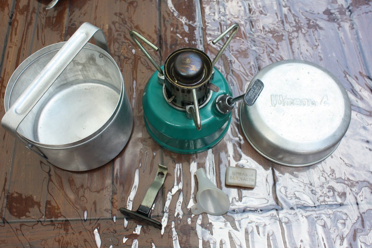 newstodayorg's tweet photo. #Benzinkocher #Shmel 4 #UDSSR #USSR #Russia #Camping #cooker #Auktion #Auction https://t.co/NcwQawS1Uc https://t.co/jSasHQRUob