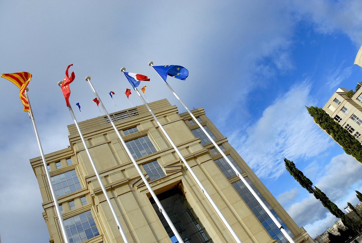 Nom de la région : Occitanie serait en tête mais n'aurait pas la cote chez les élus midilibre.fr/2016/06/10/nou…