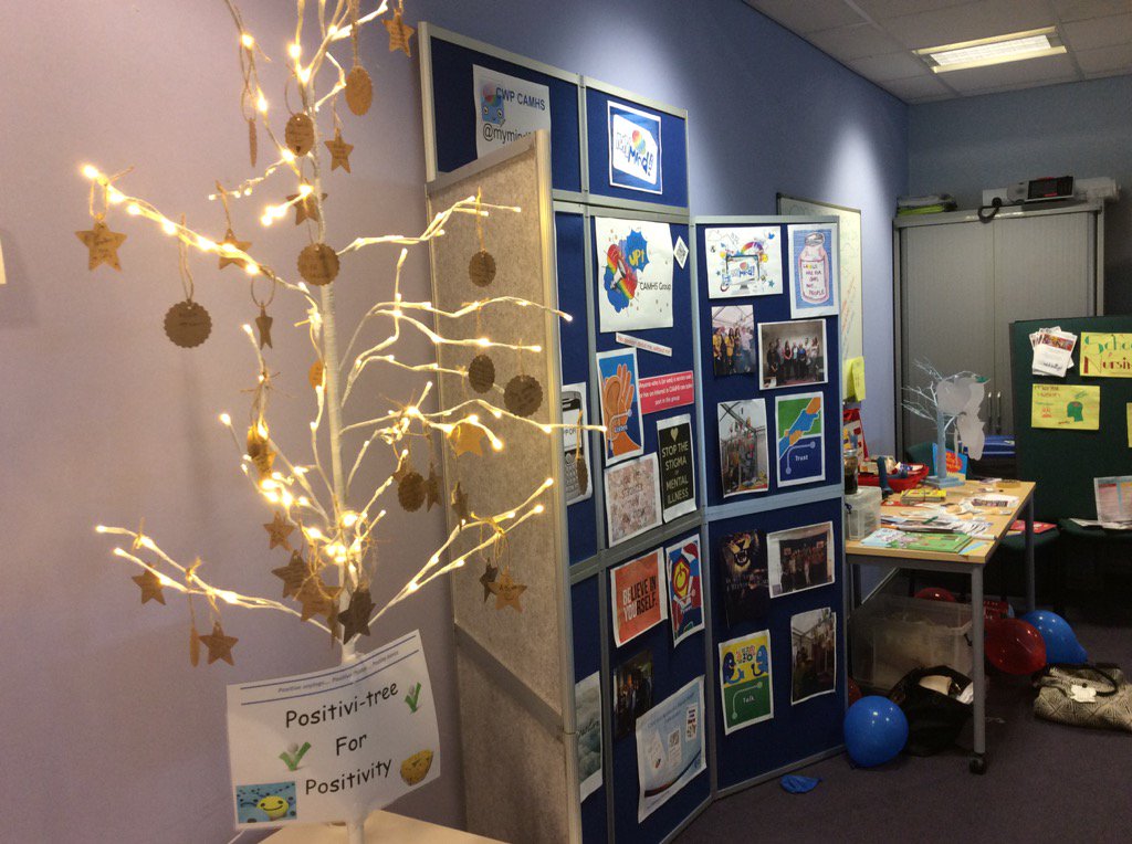 mymindfeed's tweet photo. #saferschoolspartnership @CheshWestLSCB @cheshirepolice #positivitytree positive advice from our young people https://t.co/YsV6Ihvosu