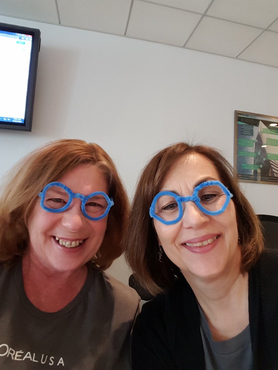 cindylanzab's tweet photo. Awesome blue glasses for WWO. @LOrealUSA #lorealgivesback https://t.co/NRexjS0DDQ