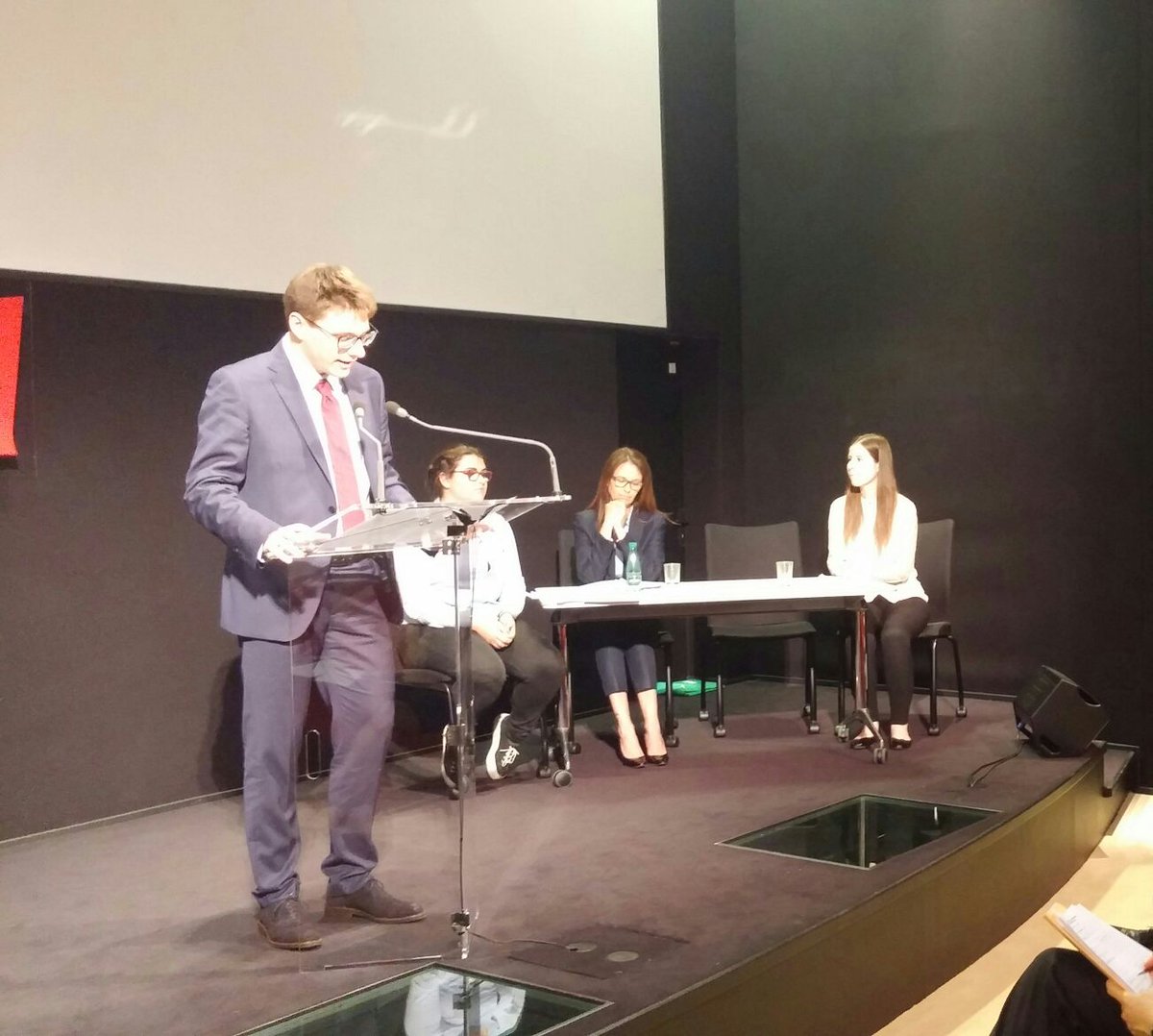 DigitalLawMCC's tweet photo. Le deuxième tour commence avec Versailles Saint-Quentin #DLMCC https://t.co/RnGyTPyRki