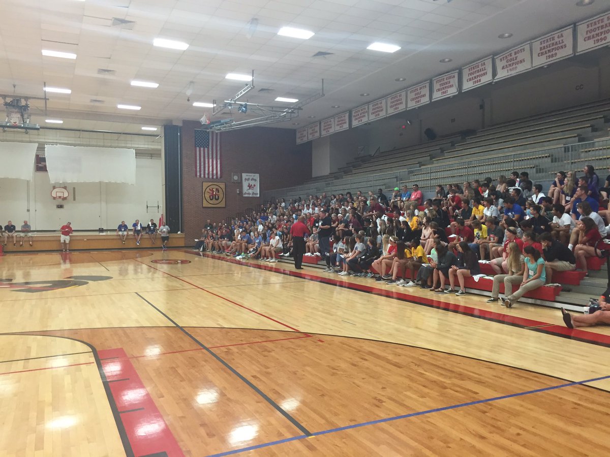MSHSAAOrg's tweet photo. Harvey Alston working his magic at the #MSHSAA Sportsmanship Summit! https://t.co/9PqMTvnylr