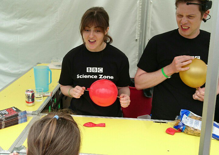 JumpMag's tweet image. How to poke a kebab stick through a balloon! Sam. #CheltSciFest #BBCscience