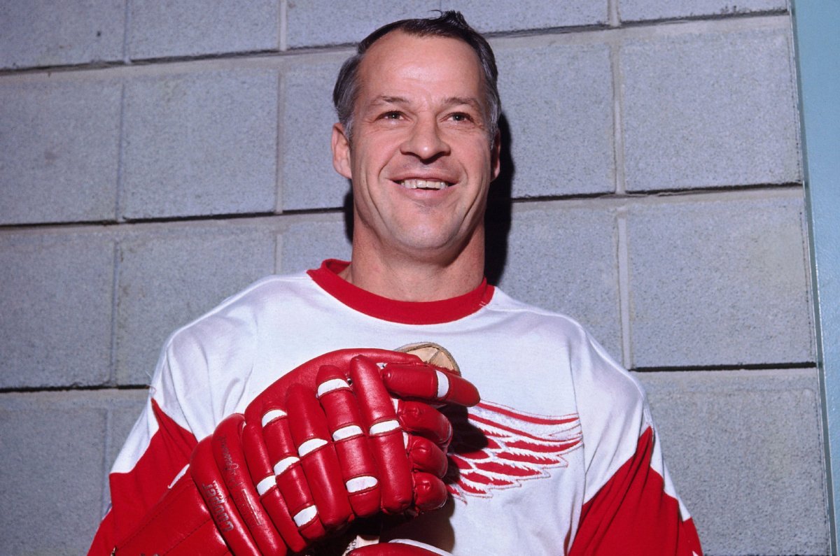 Our thoughts are with Gordie Howe's family &amp; friends. Rest in peace, Mr. Hockey. #9RIP