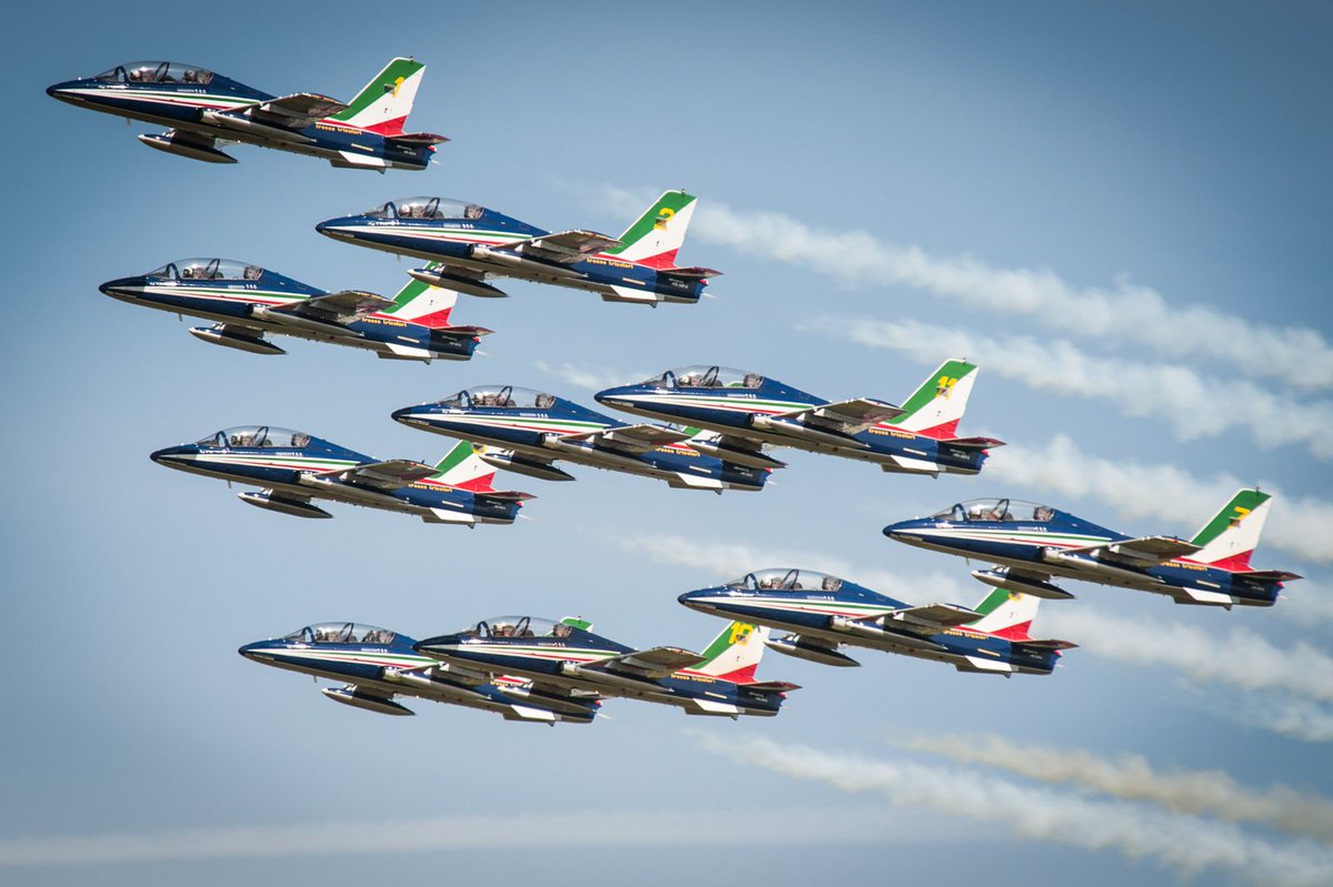 Live op #LMD16: het Italiaanse demoteam Frecce Tricolori!! Welk demoteam vloog volgens jou vandaag de mooiste show?