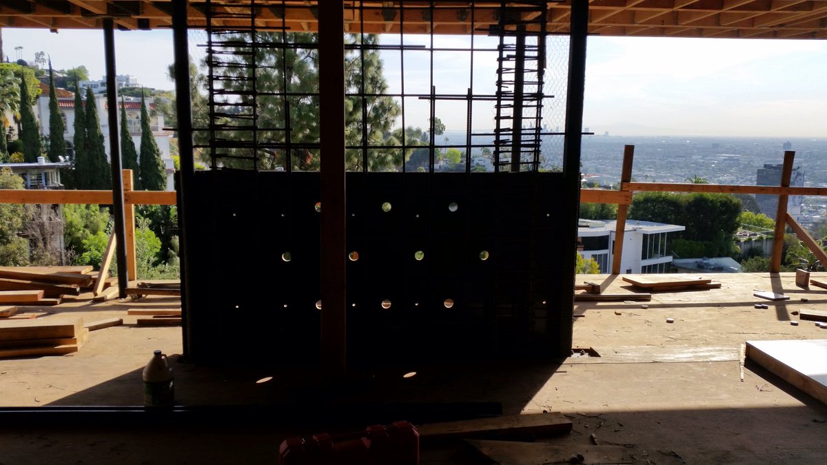ConstructionRcw's tweet photo. Good morning everyone! #Friday is upon us 😎 #HollywoodHills #underconstruction #reburb https://t.co/yZuXeMEPSY