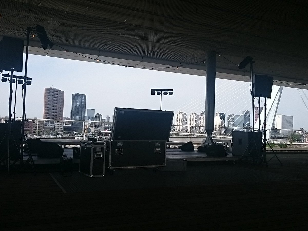 Schiet aardig op met opbouwen. Hebben jullie al een beetje zin in vanavond met <a href="/HeavyLight/">HeavyLight</a> en @TheYukonClub ?