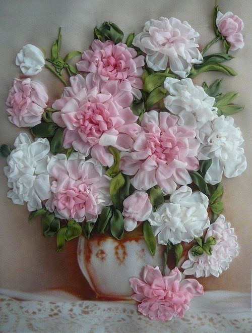 No zīda darināti ziedi un rotas, fantastiski. Iedvesmojies - pinterest.com/silksecret/sil…