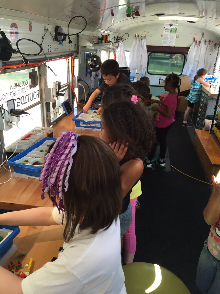 msreimler's tweet photo. Summer school fun on the steam bus! #cpsbest https://t.co/1ORn3iY9c3