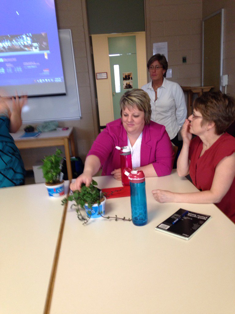 StemSistersNL's tweet photo. @stemtia teacher participants get to use their senses to explore plants! Way 2 go @MorrisAcademy1 teachers! @NLESDCA https://t.co/Nj0zY25q1R