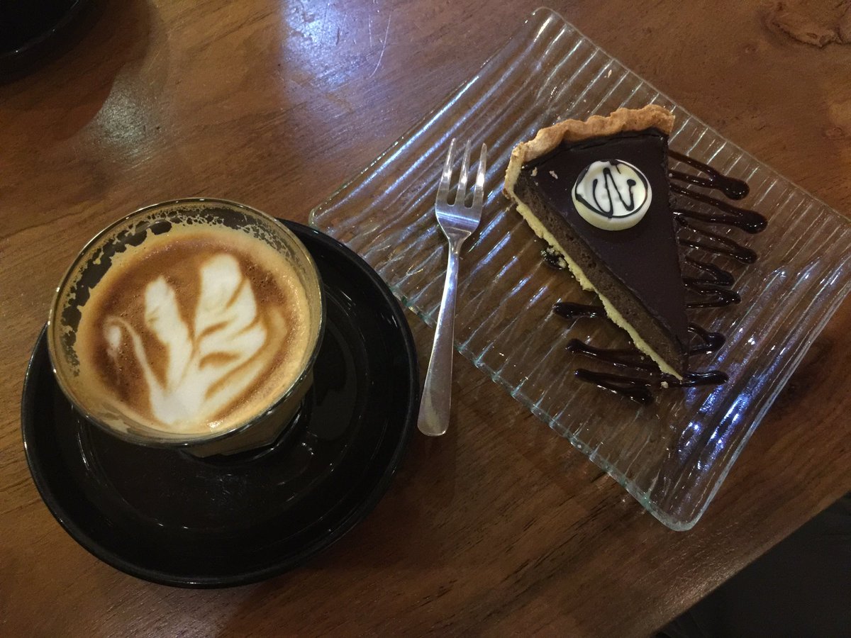hiroakikato39's tweet photo. Ngopi yuk😋(2)
#filosofikopi #ngopi https://t.co/PROZqjqW3v