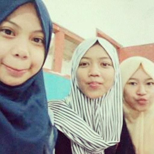 dhini_astry99's tweet photo. With my friend tercinta heheh 😁😊😄 https://t.co/AEiOjykBOV